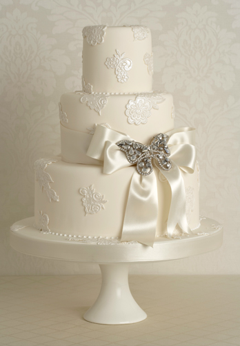 Peggy Porschen's Bridal Lace and Brooch cake is very princess like.